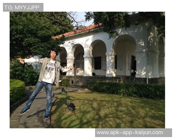 C罗与乔治娜马斯克因凡蒂诺在白宫合影留念引发热议