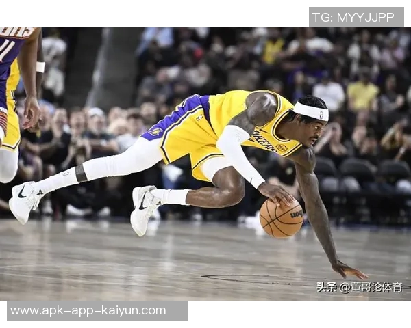 皮尔斯批评湖人最后4分钟表现称其智商低下难以赢得季后赛系列赛 皮尔斯批评湖人最后4分钟表现称其智商低下难以赢得季后赛系列赛