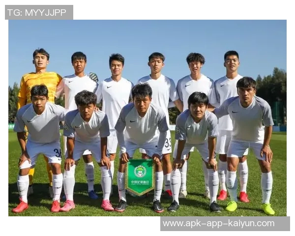 上海申花U19梯队小将程添乐成功入选U19国足集训名单展现潜力与希望 上海申花U19梯队小将程添乐成功入选U19国足集训名单展现潜力与希望