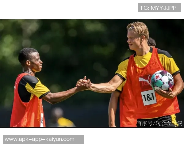 芝加哥火焰与莱万积极洽谈球员对转会持开放态度